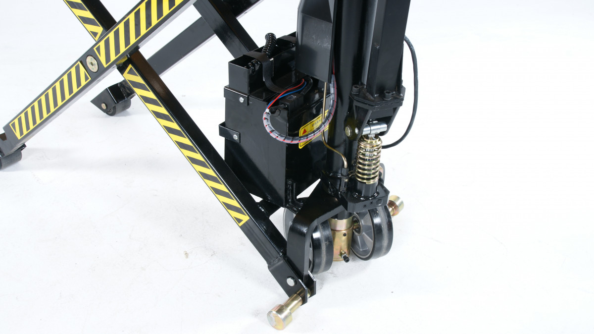 Elektrinis žirklinis palečių keltuvas