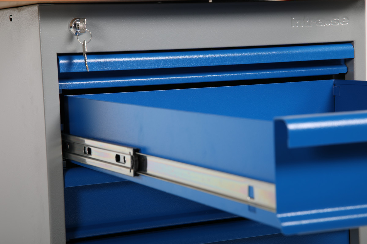 Tvirti darbastaliai su stalčių bloku