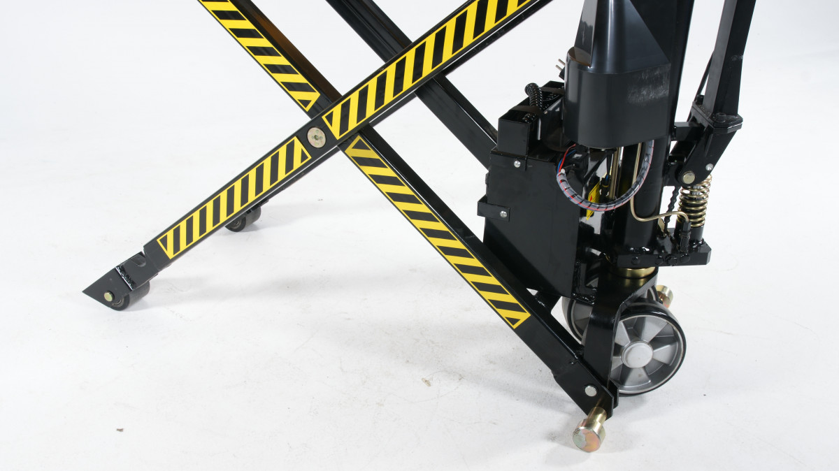 Elektrinis žirklinis palečių keltuvas