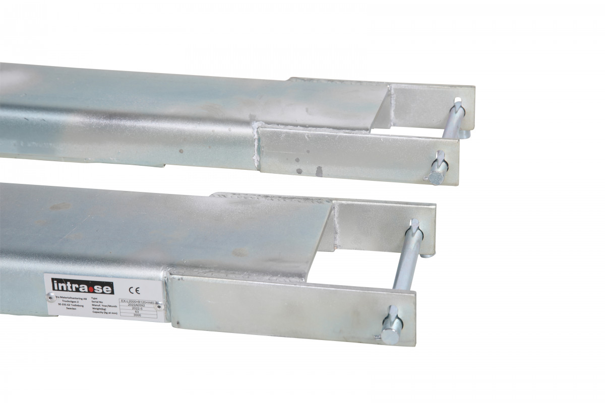 Cinkuotos šakinio krautuvo šakės su tvirtinimo kaiščiu 2000mm ilgio