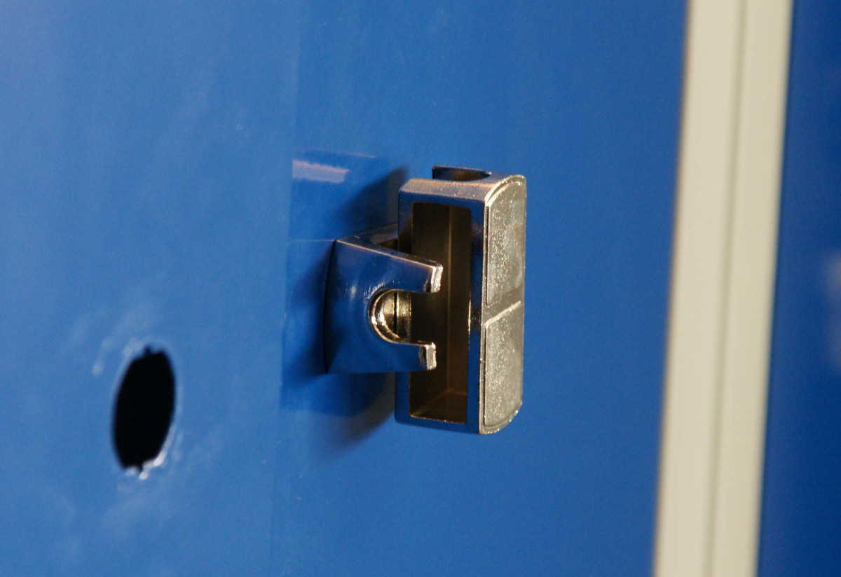 Dviejų skyrių persirengimo spintelė